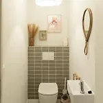 Apartamento Modern With Terrace In Heart Of