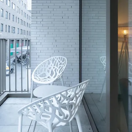 Modern With Terrace In Heart Of Apartamento