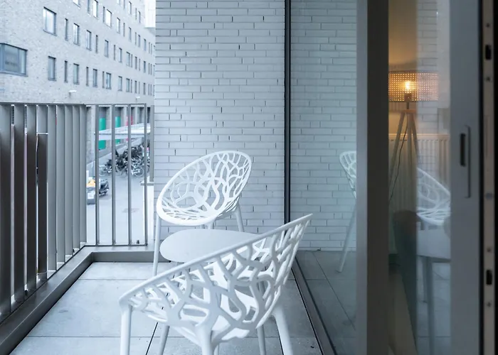 Modern With Terrace In Heart Of Apartment